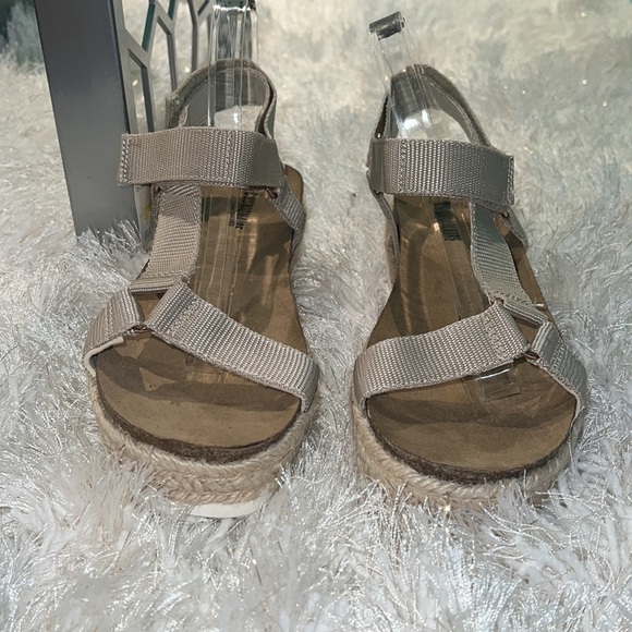 Cushionaire Women’s Summer Sandals, Velcro Strap, Size 10, NWT - Picture 15 of 16